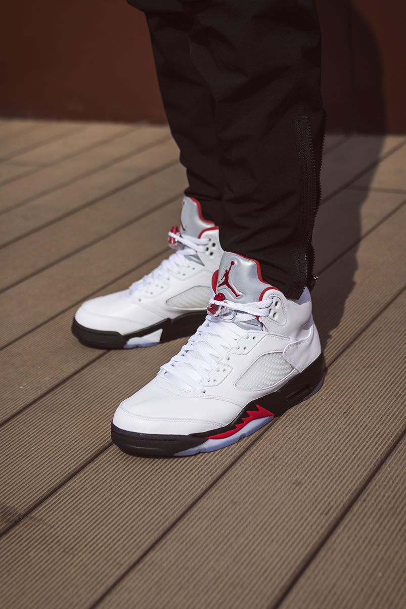 Air Jordan 5 Fire Red 3m 2020 Silver Tongue Da1911 102 On Feet (1) - www.newkick.org Air Jordan 5 Fire Red 3m 2020 Silver Tongue Da1911 102 On Feet (1) - www.newkick.org