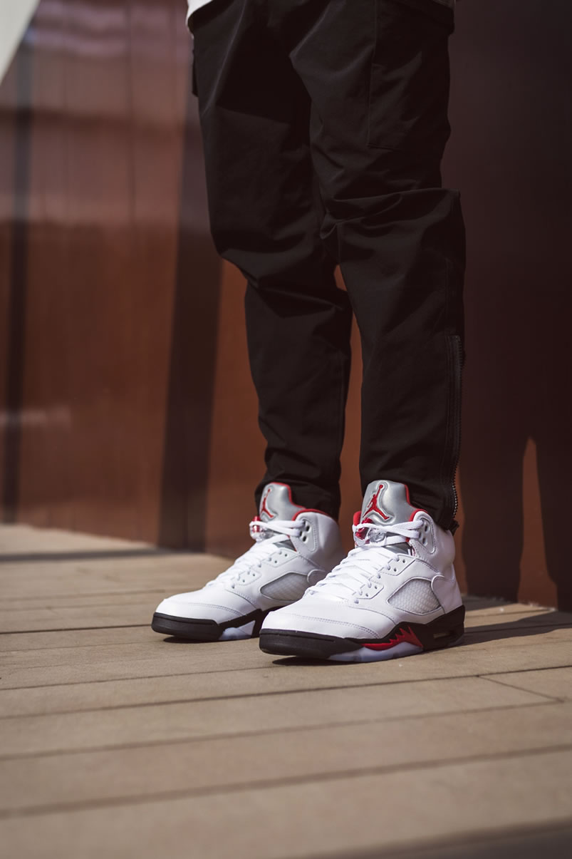Air Jordan 5 Fire Red 3m 2020 Silver Tongue Da1911 102 On Feet (3) - www.newkick.org Air Jordan 5 Fire Red 3m 2020 Silver Tongue Da1911 102 On Feet (3) - www.newkick.org