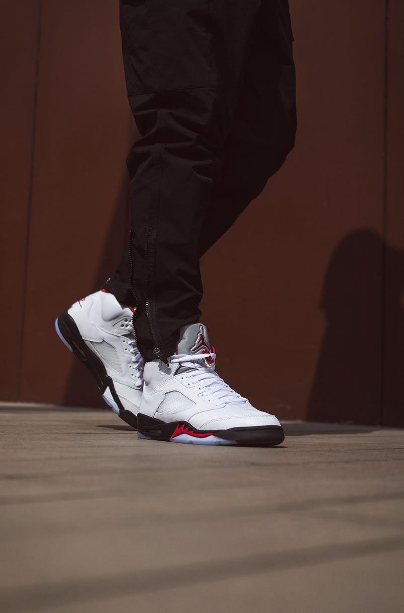Air Jordan 5 Fire Red 3m 2020 Silver Tongue Da1911 102 On Feet (4) - www.newkick.org Air Jordan 5 Fire Red 3m 2020 Silver Tongue Da1911 102 On Feet (4) - www.newkick.org