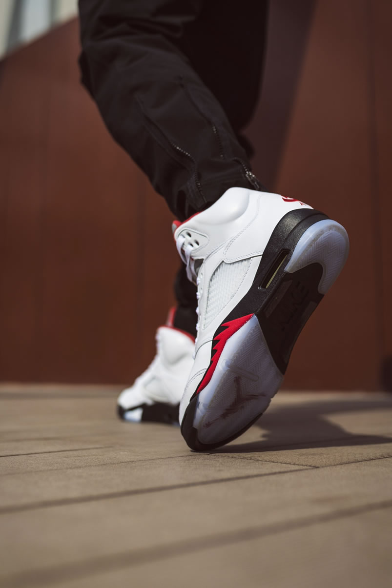 Air Jordan 5 Fire Red 3m 2020 Silver Tongue Da1911 102 On Feet (5) - www.newkick.org Air Jordan 5 Fire Red 3m 2020 Silver Tongue Da1911 102 On Feet (5) - www.newkick.org
