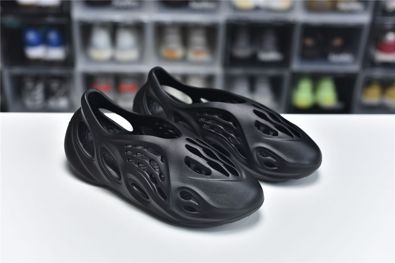 Adidas Yeezy Crocs Clog Foam Runner Colors Black (2) - www.newkick.org