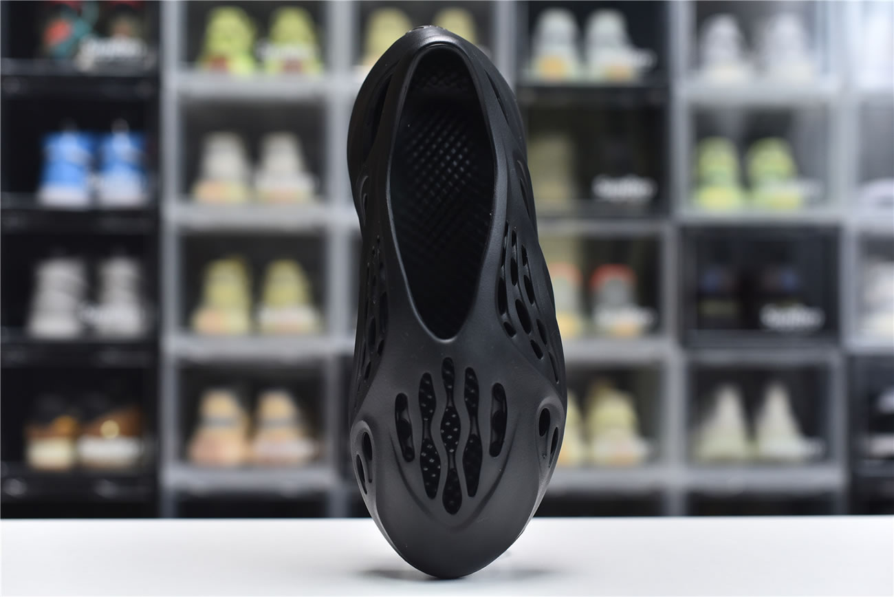 Adidas Yeezy Crocs Clog Foam Runner Colors Black (4) - www.newkick.org
