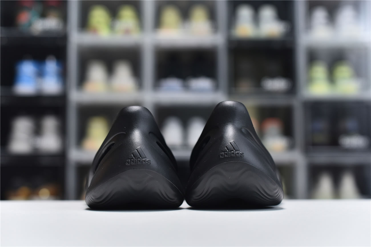 Adidas Yeezy Crocs Clog Foam Runner Colors Black (5) - www.newkick.org