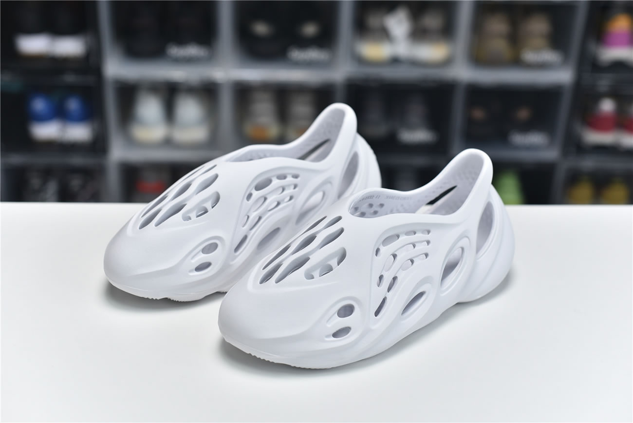 Adidas Yeezy Crocs Clog Foam Runner Colors White (1) - www.newkick.org