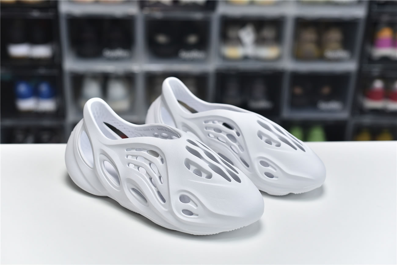 Adidas Yeezy Crocs Clog Foam Runner Colors White (2) - www.newkick.org