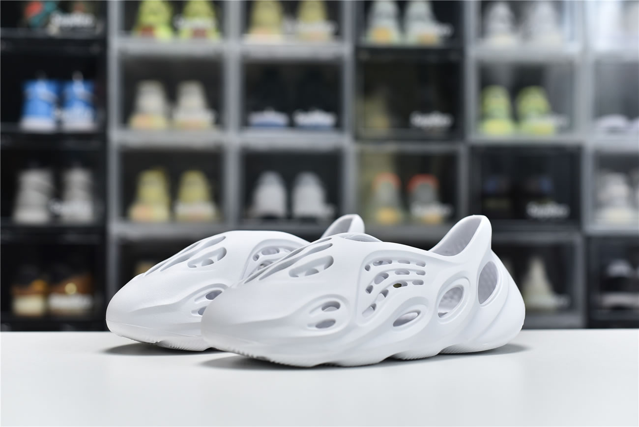 Adidas Yeezy Crocs Clog Foam Runner Colors White (3) - www.newkick.org