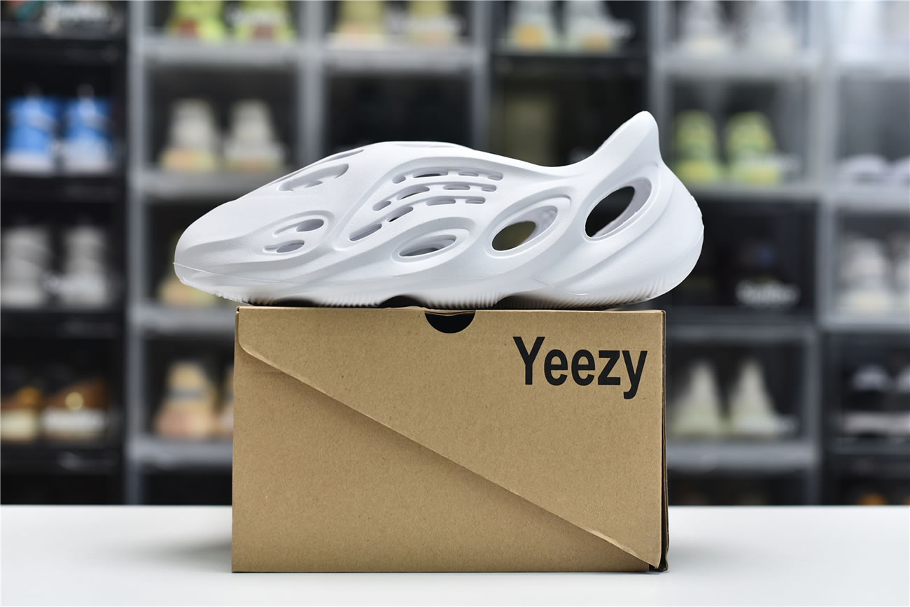 Adidas Yeezy Crocs Clog Foam Runner Colors White (7) - www.newkick.org