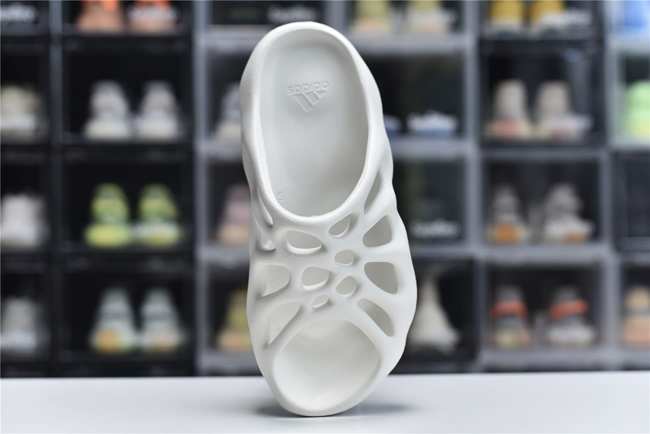 Adidas Yeezy Crocs Clog Slipper White (4) - www.newkick.org