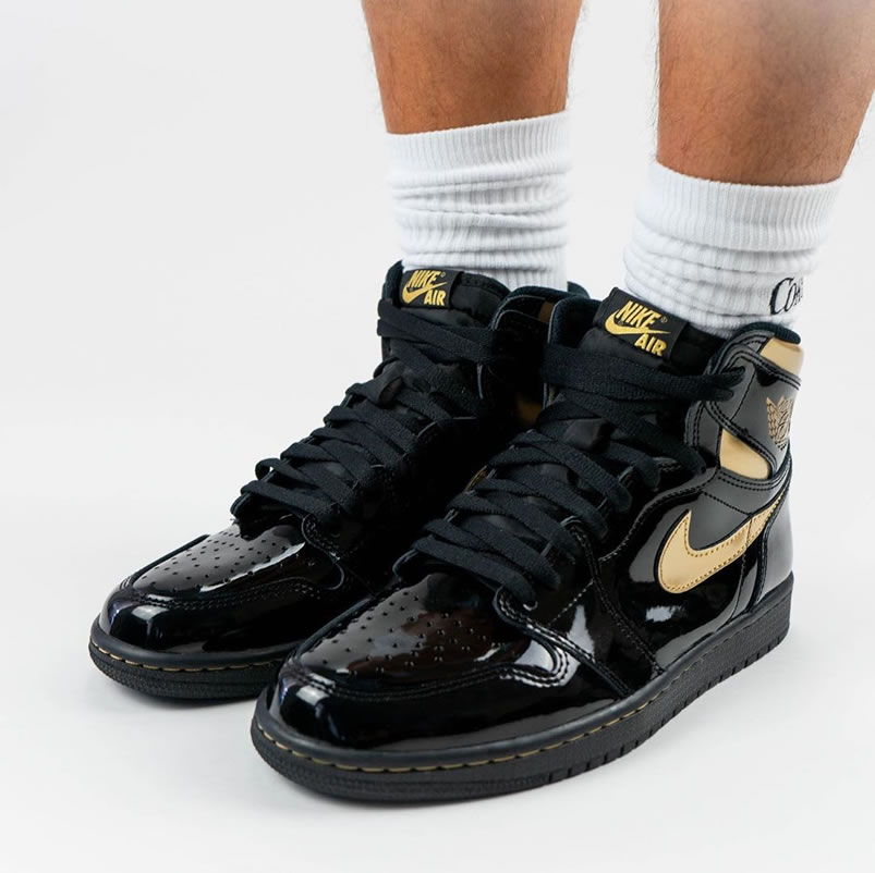 Air Jordan 1 High Og Black Gold Patent Leather New Release Date 555088 032 (3) - www.newkick.org Air Jordan 1 High Og Black Gold Patent Leather New Release Date 555088 032 (3) - www.newkick.org