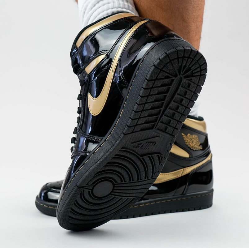 Air Jordan 1 High Og Black Gold Patent Leather New Release Date 555088 032 (7) - www.newkick.org Air Jordan 1 High Og Black Gold Patent Leather New Release Date 555088 032 (7) - www.newkick.org