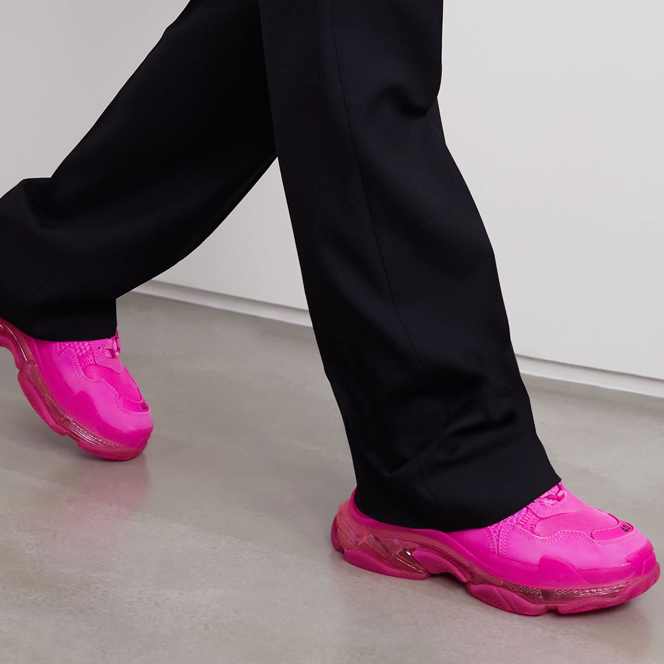 Balenciaga Triple S Pink On Feet (1) - www.newkick.org Balenciaga Triple S Pink On Feet (1) - www.newkick.org
