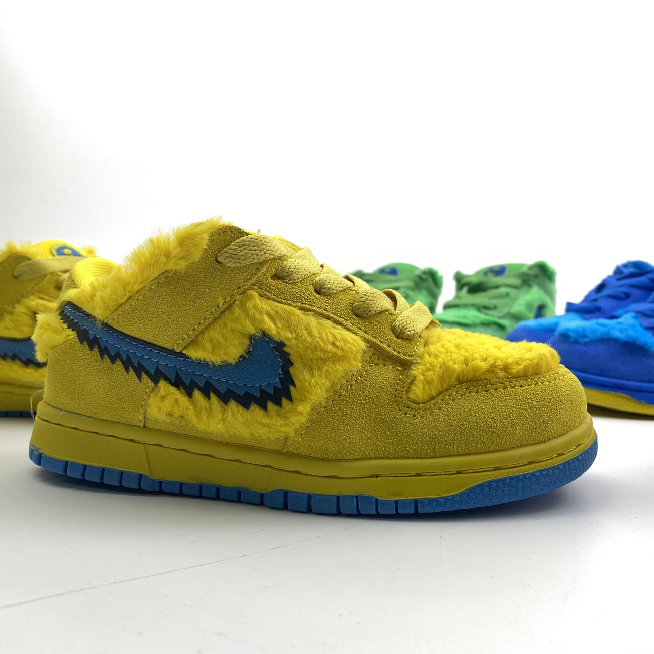 Kids Childrens Grateful Dead Bears Nike Sb Dunk Low Yellow Pink Orange Blue Green Release For Sale (6) - www.newkick.org