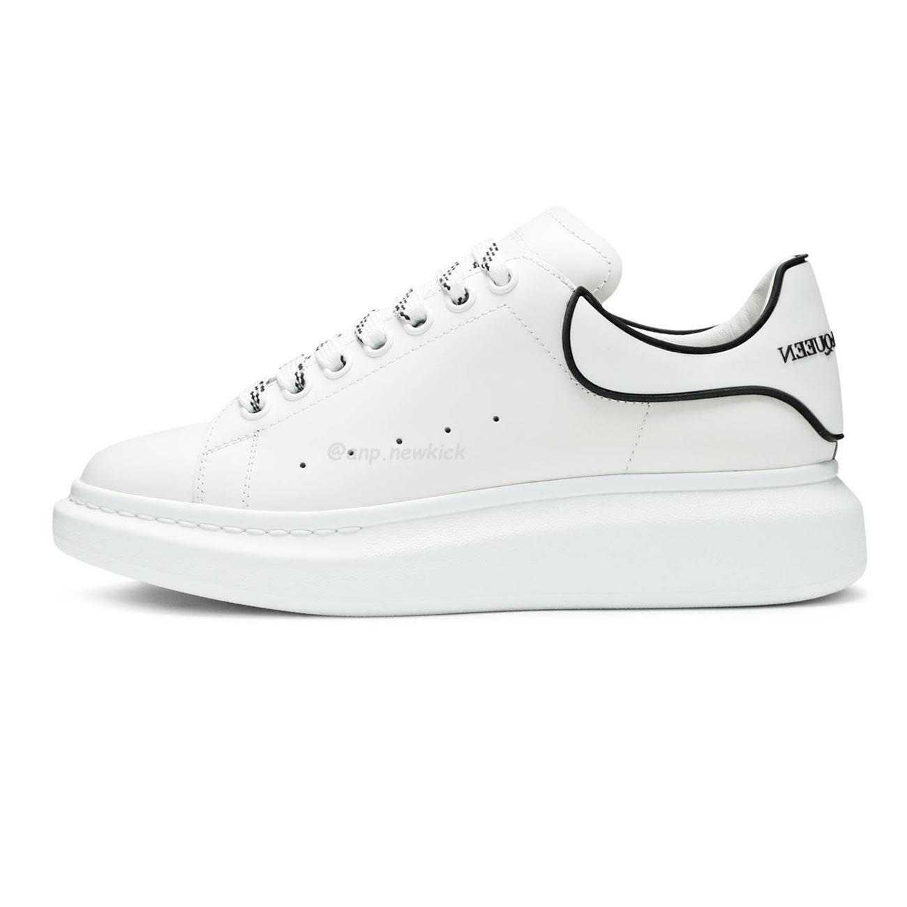 Alexander Mcqueen Oversized Sneaker White Black 625156 Whxmt 9074 (1) - www.newkick.org Alexander Mcqueen Oversized Sneaker White Black 625156 Whxmt 9074 (1) - www.newkick.org