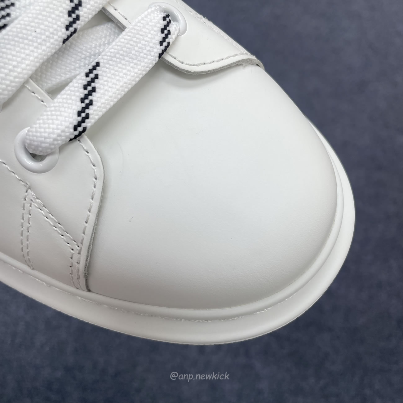 Alexander Mcqueen Oversized Sneaker White Black 625156 Whxmt 9074 (2) - www.newkick.org Alexander Mcqueen Oversized Sneaker White Black 625156 Whxmt 9074 (2) - www.newkick.org