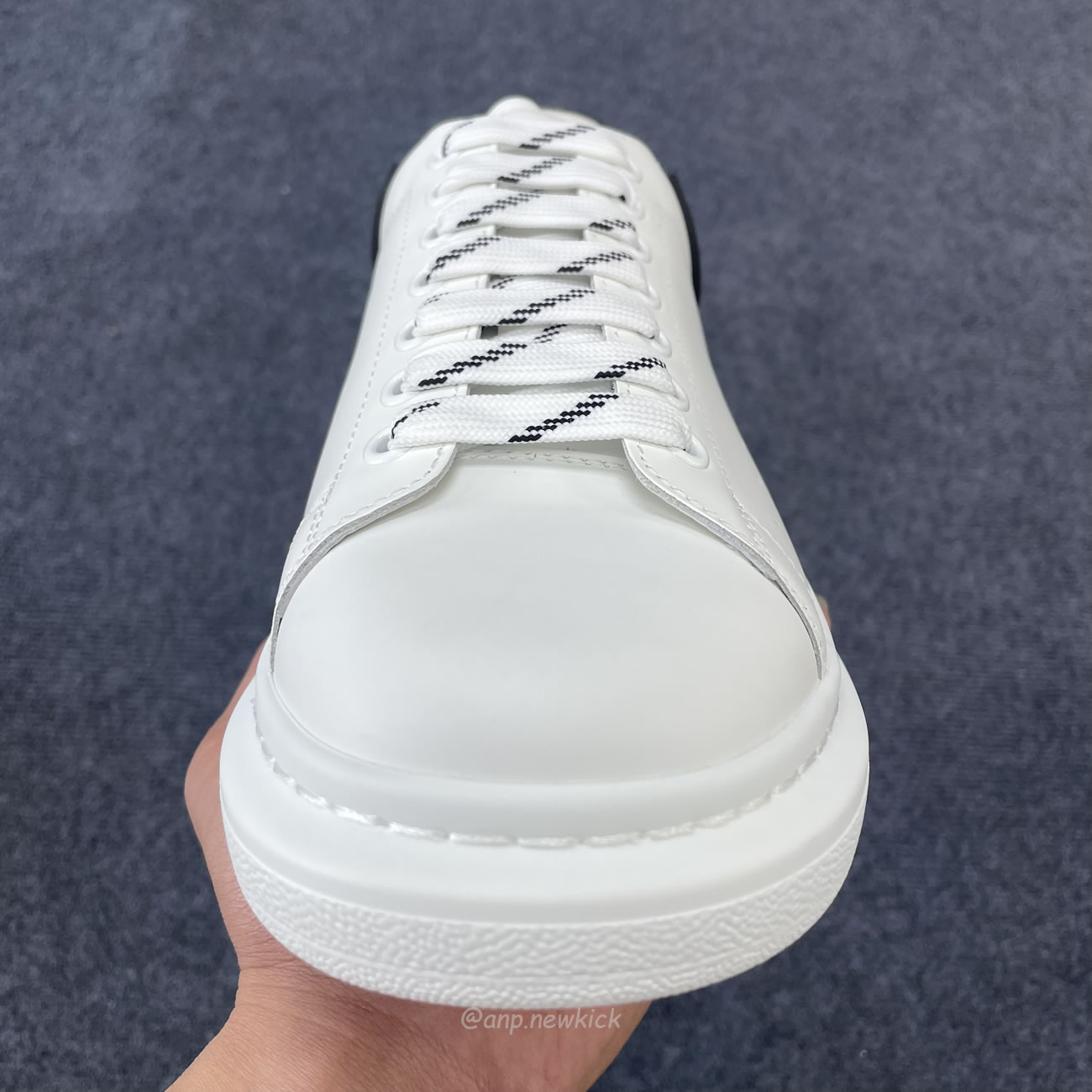 Alexander Mcqueen Oversized Sneaker White Black 625156 Whxmt 9074 (5) - www.newkick.org Alexander Mcqueen Oversized Sneaker White Black 625156 Whxmt 9074 (5) - www.newkick.org