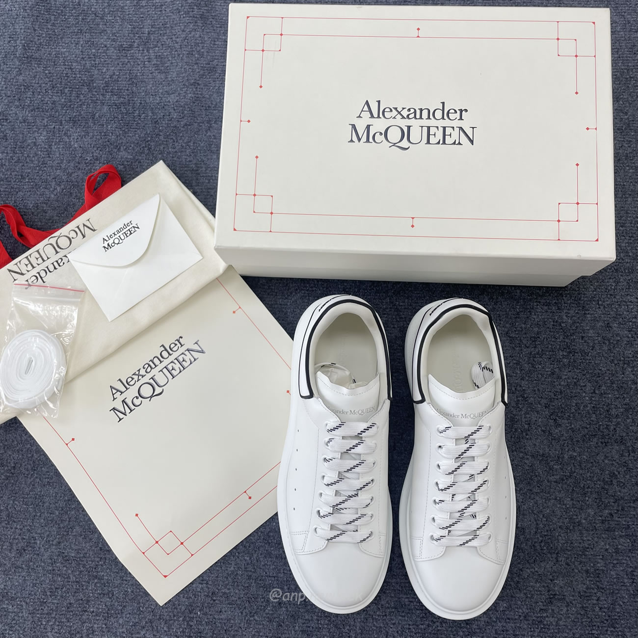 Alexander Mcqueen Oversized Sneaker White Black 625156 Whxmt 9074 (9) - www.newkick.org Alexander Mcqueen Oversized Sneaker White Black 625156 Whxmt 9074 (9) - www.newkick.org