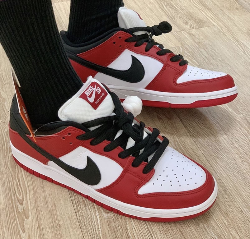 Nike Sb Dunk Low Pro Chicago Varsity Red Release Date On Feet Bq6817 600 (1) - www.newkick.org Nike Sb Dunk Low Pro Chicago Varsity Red Release Date On Feet Bq6817 600 (1) - www.newkick.org
