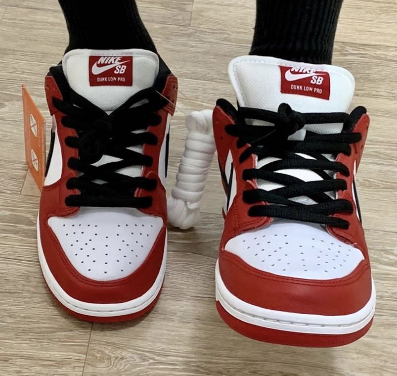 Nike Sb Dunk Low Pro Chicago Varsity Red Release Date On Feet Bq6817 600 (3) - www.newkick.org Nike Sb Dunk Low Pro Chicago Varsity Red Release Date On Feet Bq6817 600 (3) - www.newkick.org