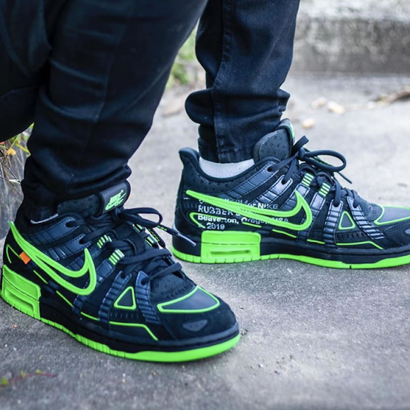 Off White Nike Air Rubber Dunk Green Strike On Feet Cu6015 001 (2) - www.newkick.org Off White Nike Air Rubber Dunk Green Strike On Feet Cu6015 001 (2) - www.newkick.org