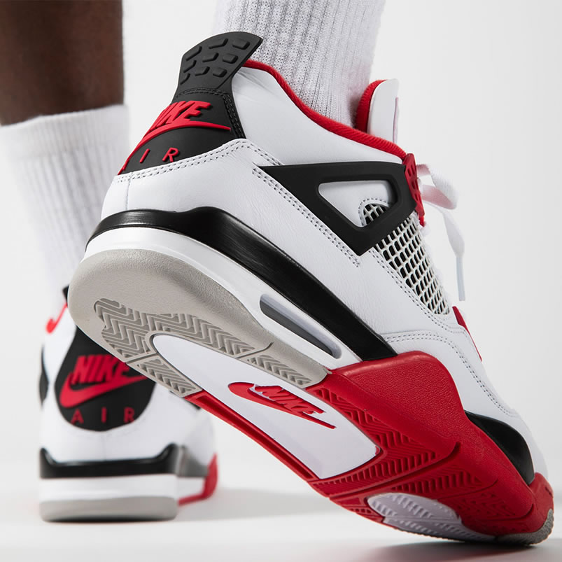 Air Jordan 4 Retro Og Fire Red 2020 On Feet Dc7770 160 (2) - www.newkick.org