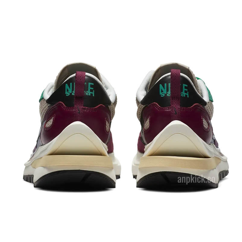 Sacai Nike Vaporwaffle String Black Villain Red Neptune Green Dd3035 200 (4) - www.newkick.org