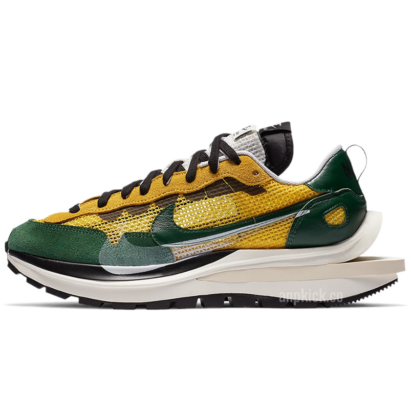 Sacai Nike Vaporwaffle Tour Yellow Stadium Green Sail Cv1363 700 (1) - www.newkick.org
