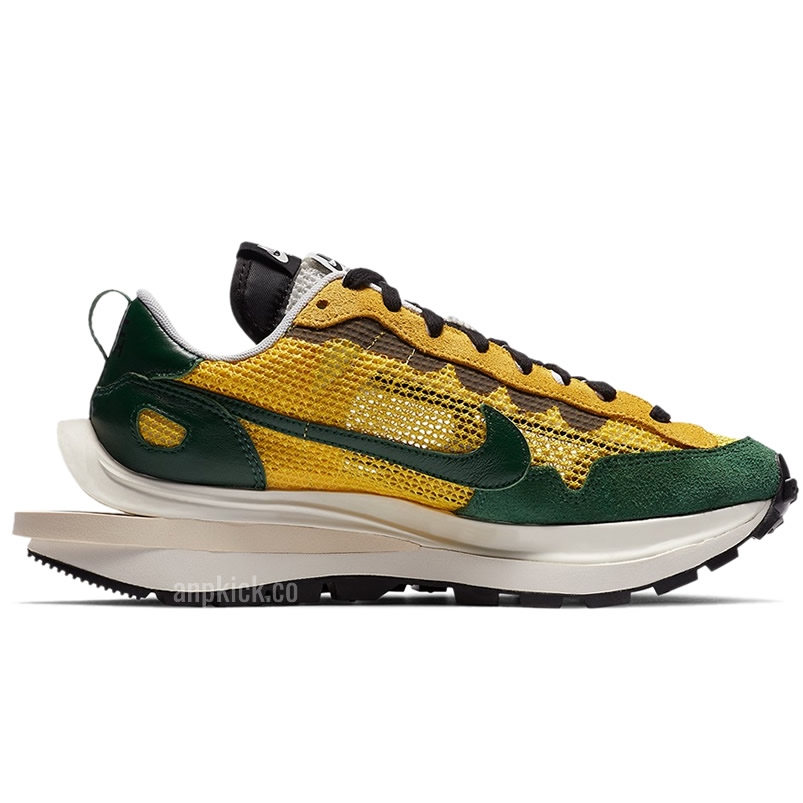 Sacai Nike Vaporwaffle Tour Yellow Stadium Green Sail Cv1363 700 (2) - www.newkick.org