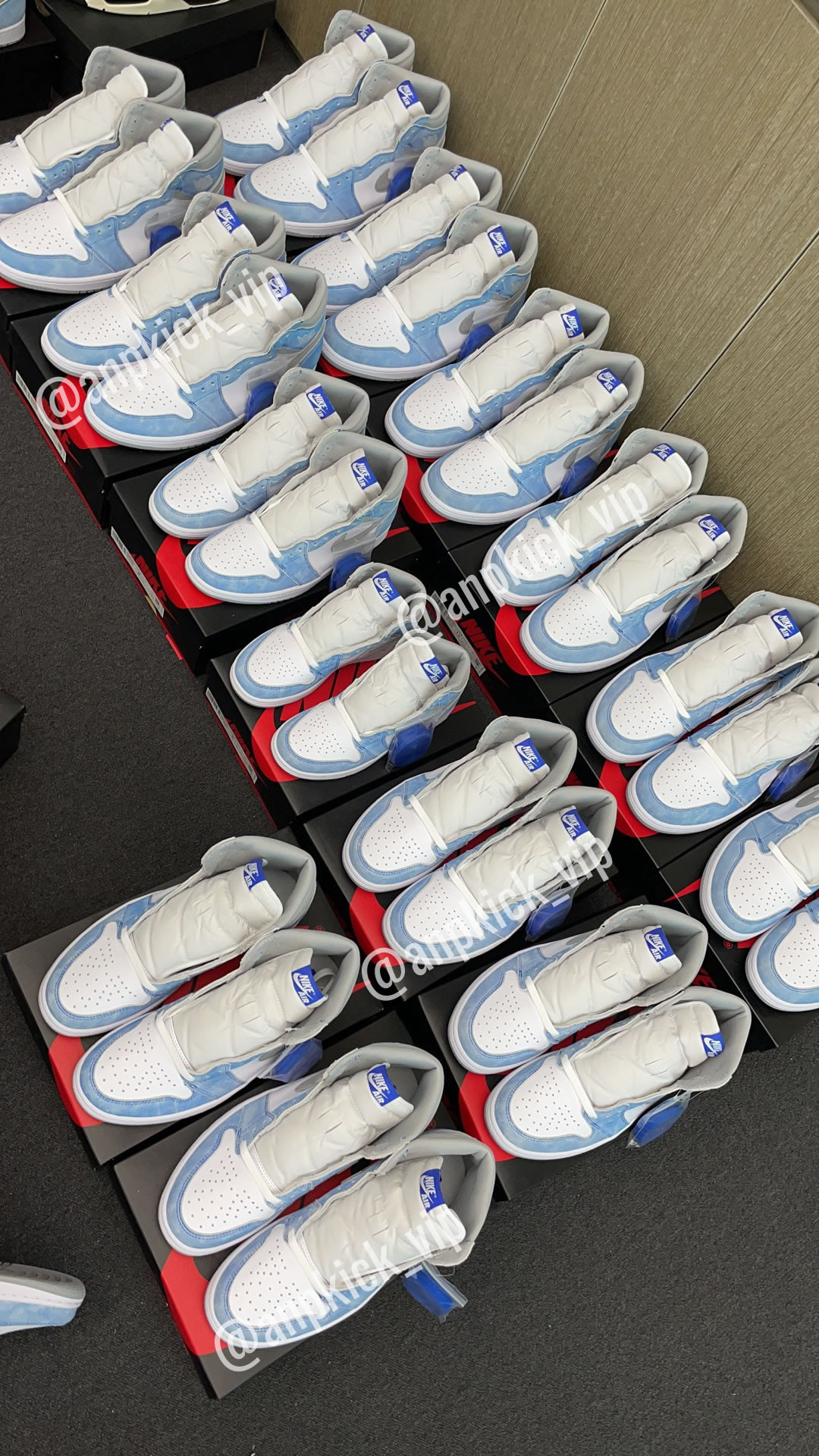 Air Jordan 1 Retro High Og Hyper Royal Anpkick Mens 555088 402 Gs 575441 402 (1) - www.newkick.org Air Jordan 1 Retro High Og Hyper Royal Anpkick Mens 555088 402 Gs 575441 402 (1) - www.newkick.org