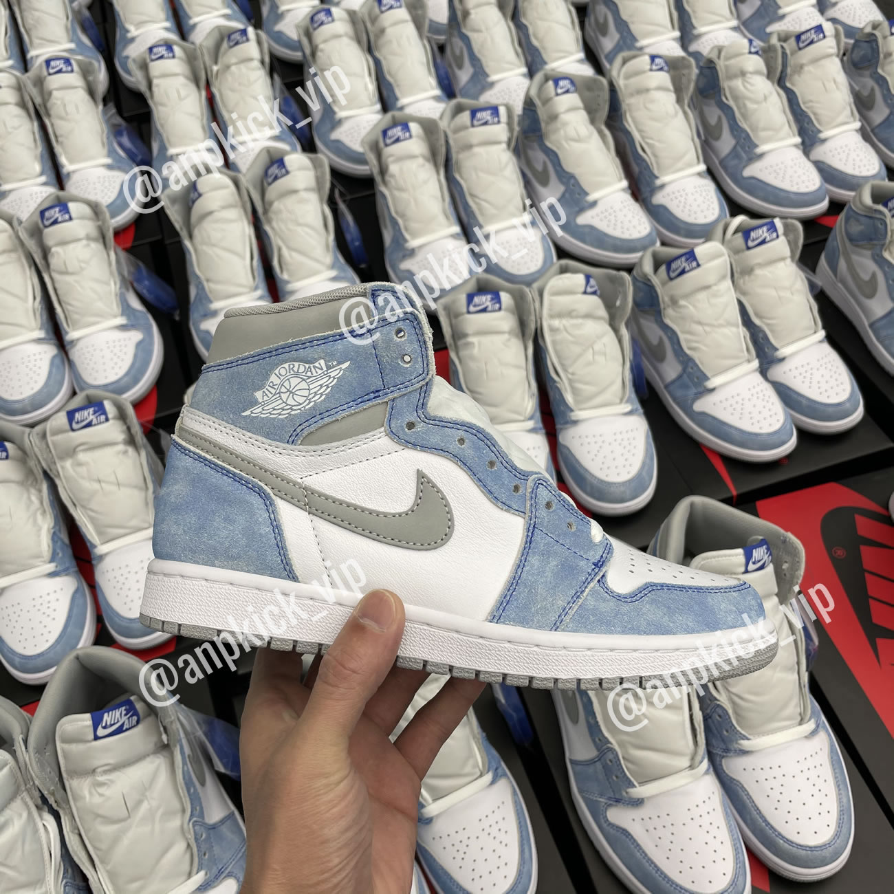 Air Jordan 1 Retro High Og Hyper Royal Anpkick Mens 555088 402 Gs 575441 402 (2) - www.newkick.org Air Jordan 1 Retro High Og Hyper Royal Anpkick Mens 555088 402 Gs 575441 402 (2) - www.newkick.org