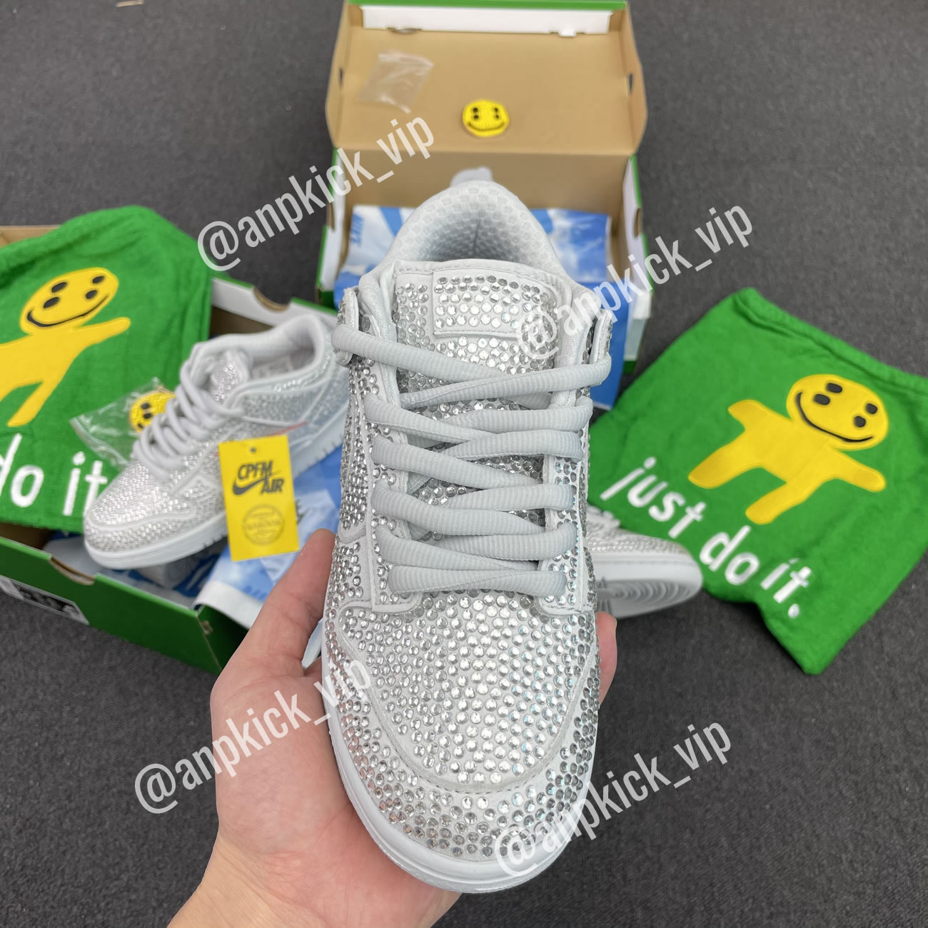 Anpkick Nike Dunk Low Cactus Plant Flea Market Swarovski Crystals Cz2670 001 (3) - www.newkick.org Anpkick Nike Dunk Low Cactus Plant Flea Market Swarovski Crystals Cz2670 001 (3) - www.newkick.org