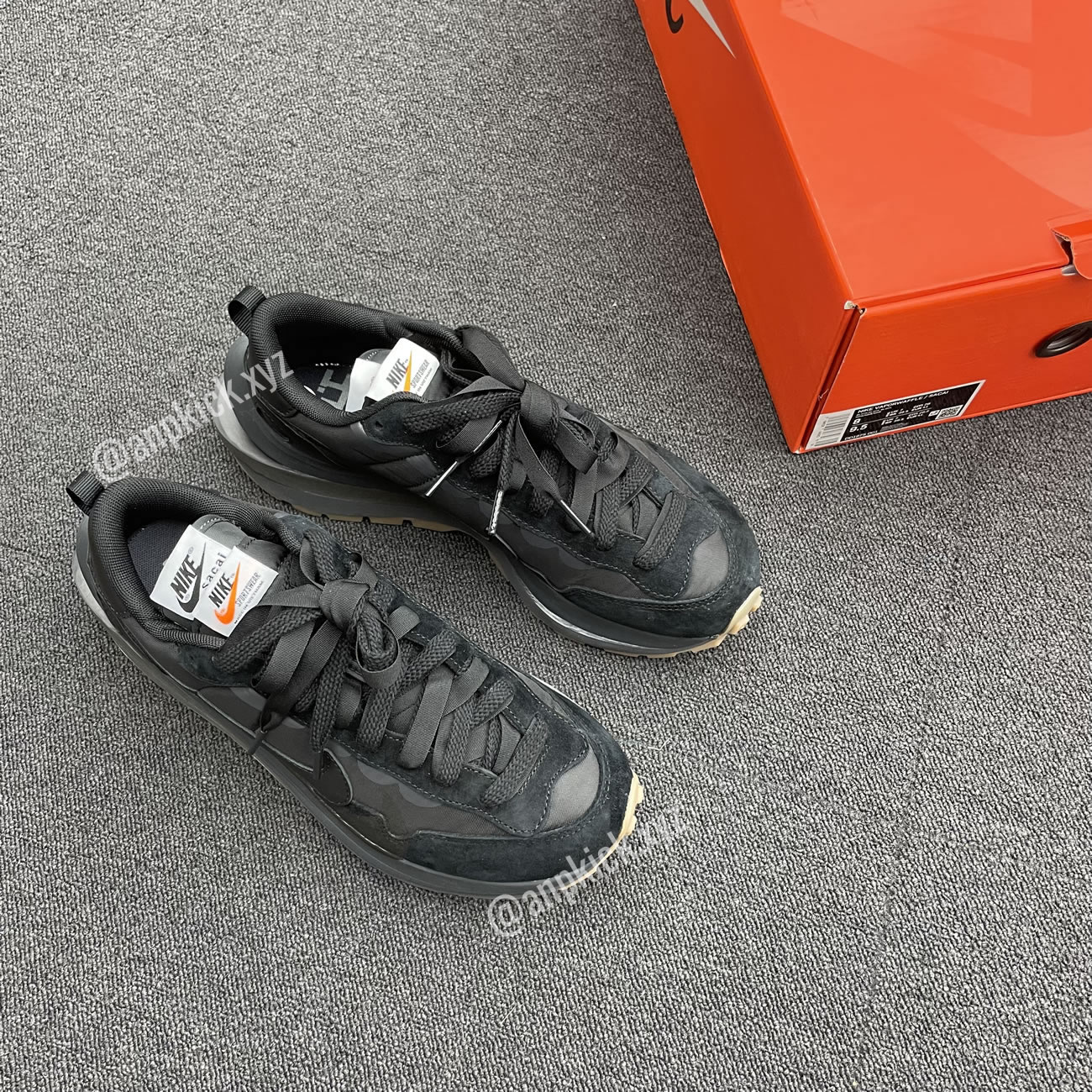 Anpkick Sacai Nike Vaporwaffle Black Gum Dd1875 001 (1) - www.newkick.org