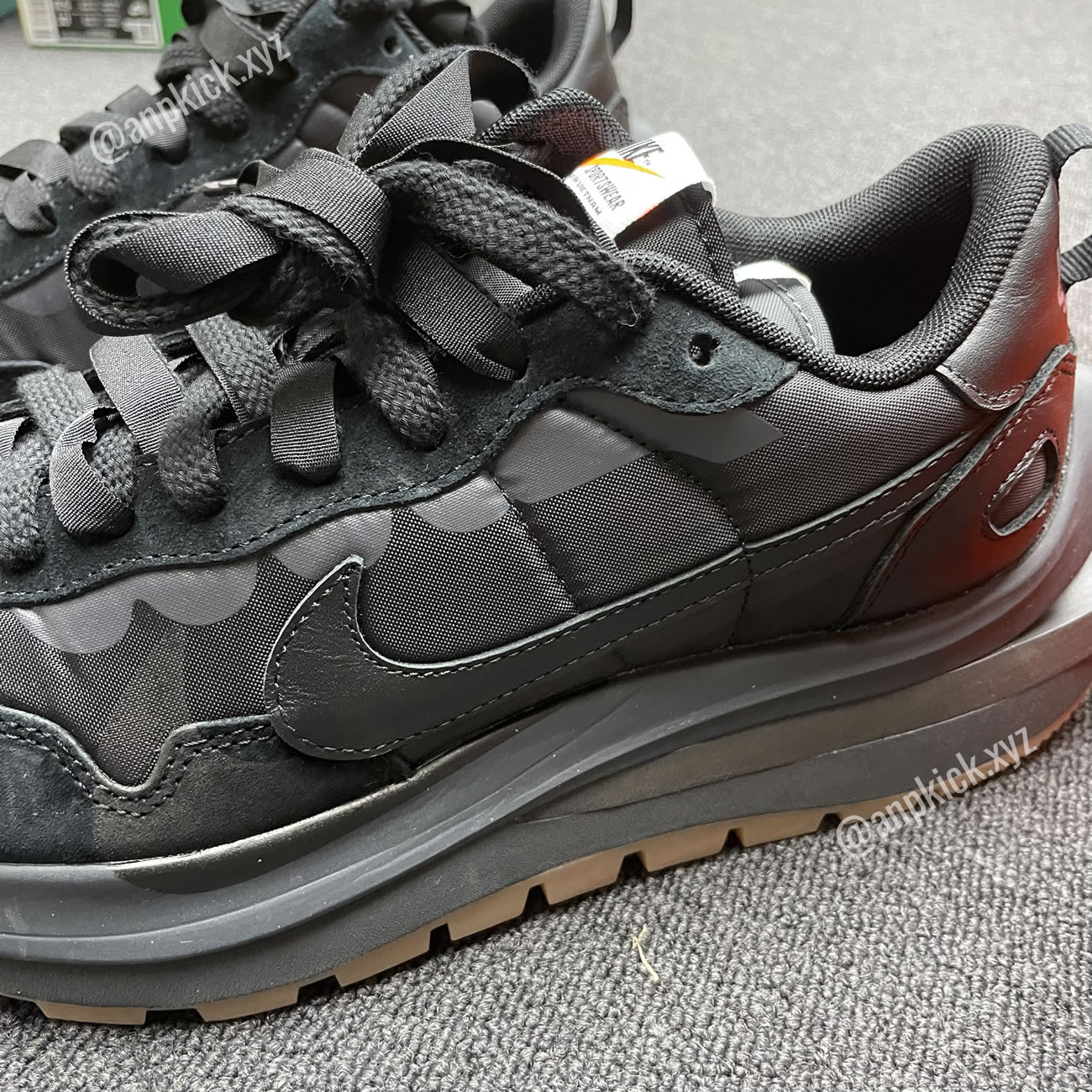 Anpkick Sacai Nike Vaporwaffle Black Gum Dd1875 001 (4) - www.newkick.org