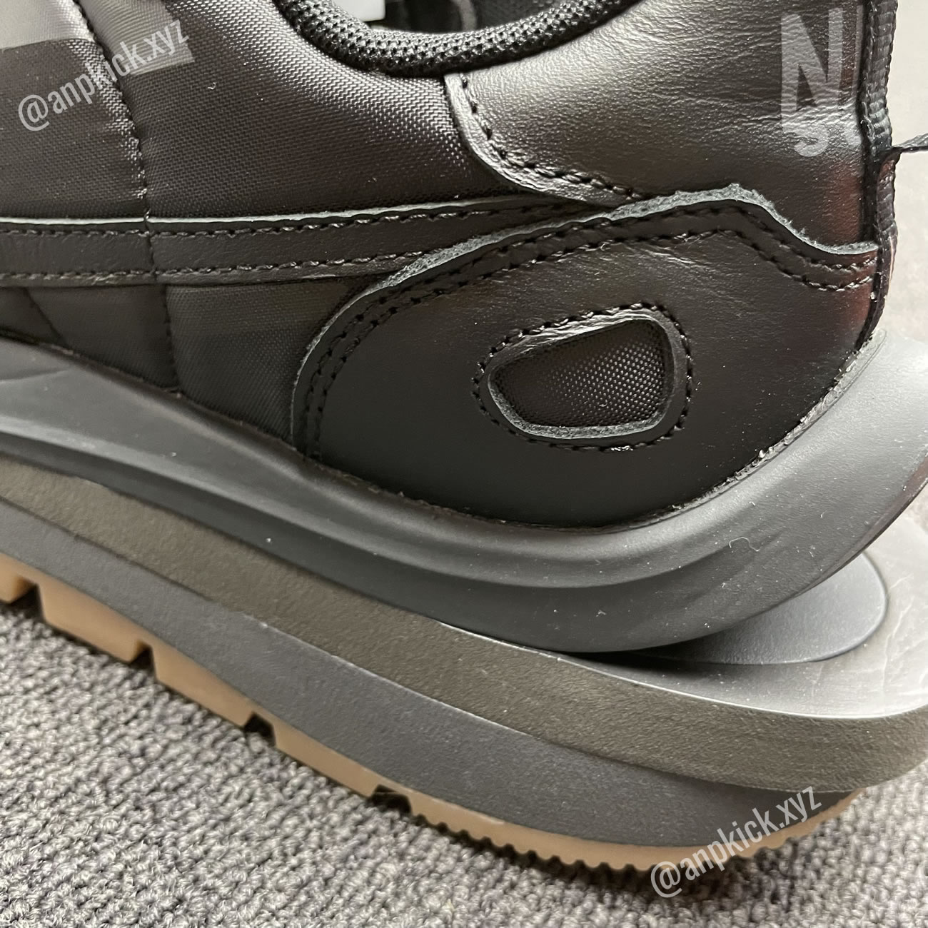 Anpkick Sacai Nike Vaporwaffle Black Gum Dd1875 001 (6) - www.newkick.org