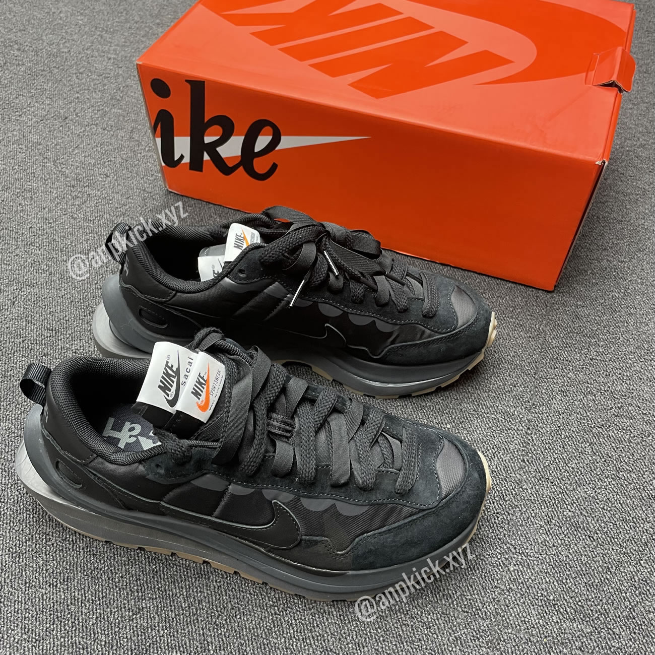 Anpkick Sacai Nike Vaporwaffle Black Gum Dd1875 001 (7) - www.newkick.org