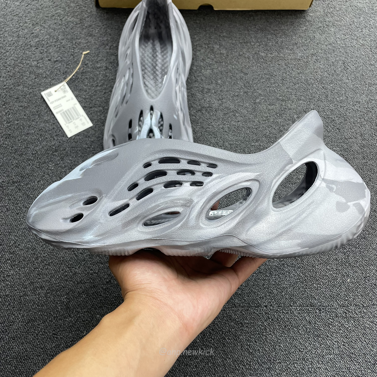 Yeezy Foam Runner Mx Granite Ie4931 (5) - www.newkick.org
