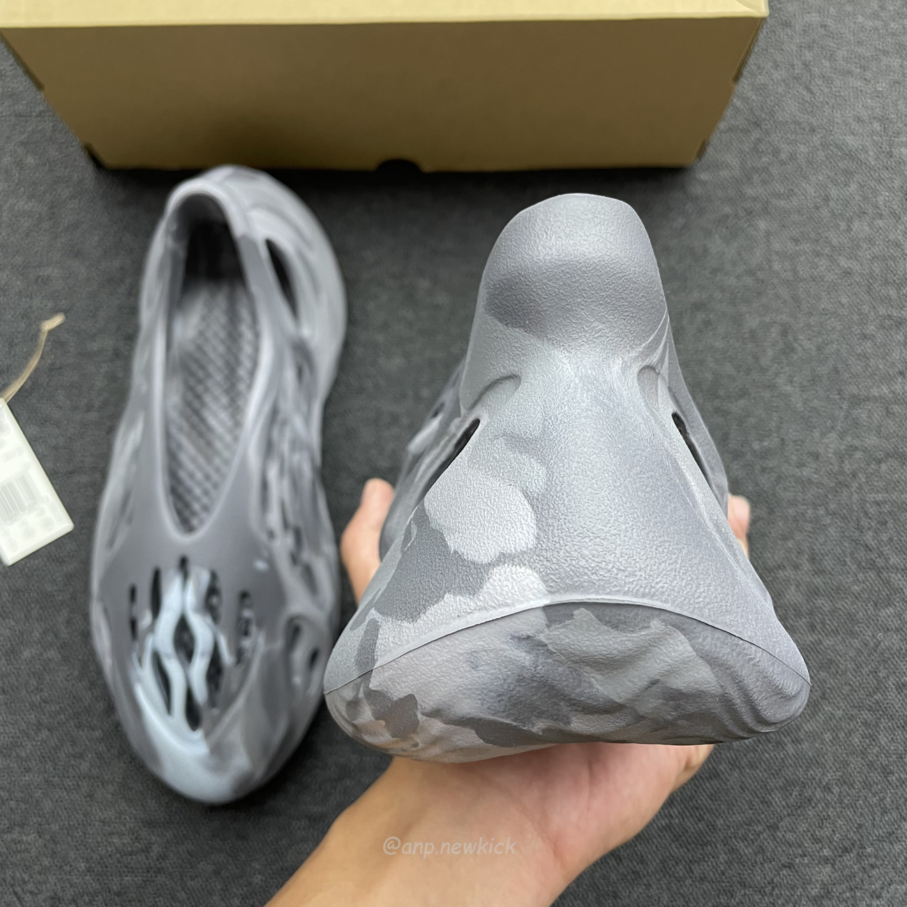 Yeezy Foam Runner Mx Granite Ie4931 (7) - www.newkick.org