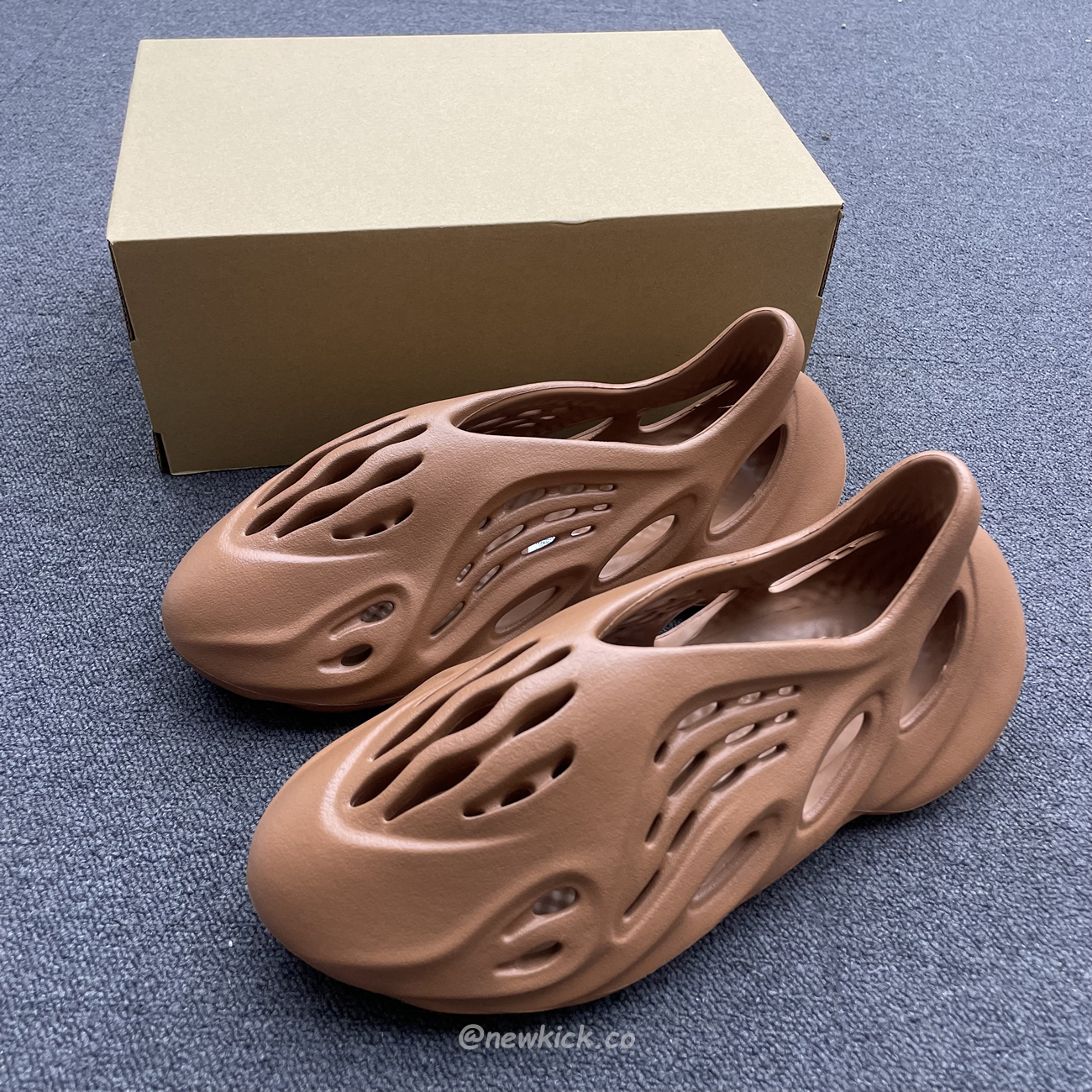 Adidas Yeezy Foam Rnnr Flax Hp5335 (3) - www.newkick.org