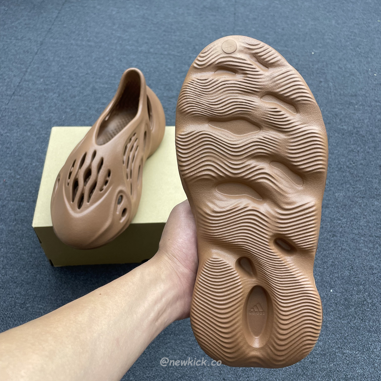 Adidas Yeezy Foam Rnnr Flax Hp5335 (5) - www.newkick.org