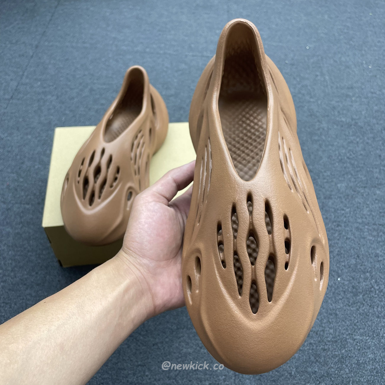 Adidas Yeezy Foam Rnnr Flax Hp5335 (7) - www.newkick.org