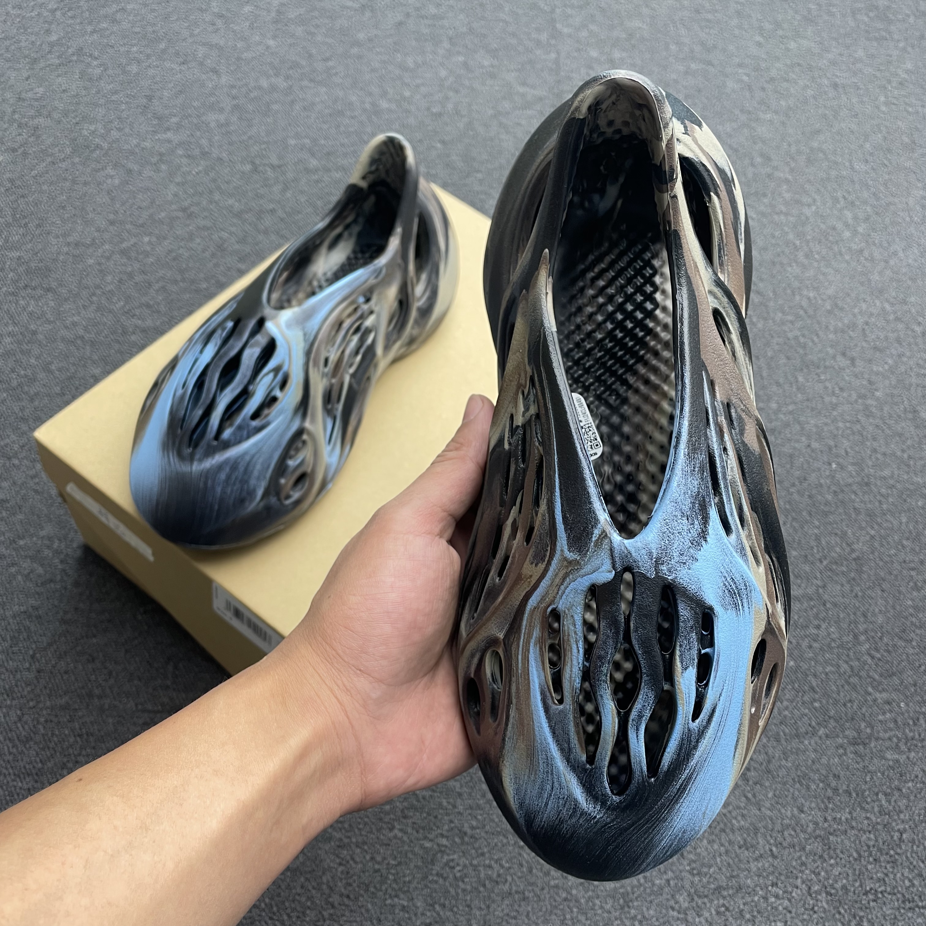 Adidas Yeezy Foam Rnnr Mx Brown Blue Id4126 (1) - www.newkick.org