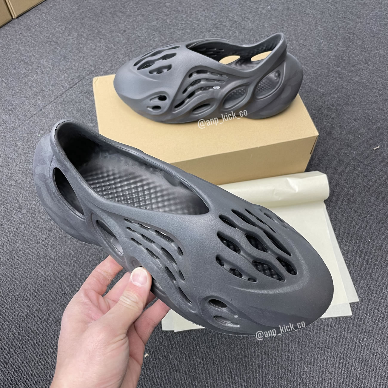 Adidas Yeezy Foam Runner Onyx Anpkick Hp8739 (4) - www.newkick.org