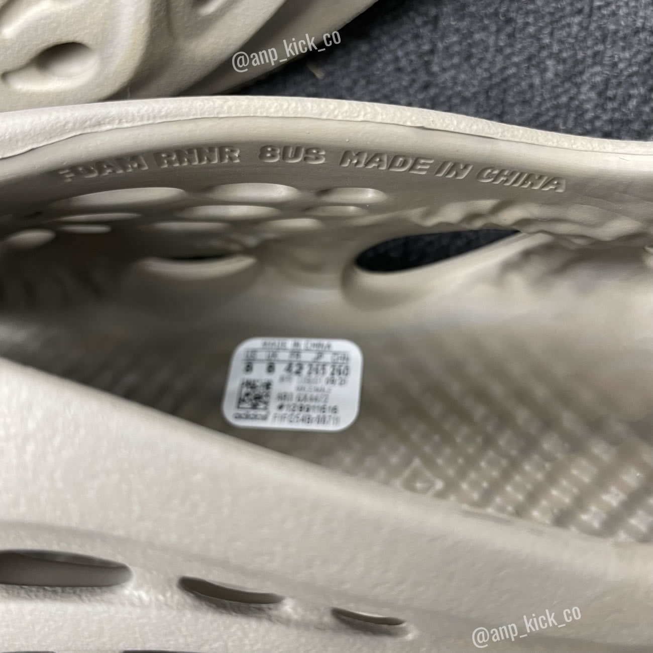 Adidas Yeezy Foam Runner Stone Sage Anpkick Gx4472 (3) - www.newkick.org