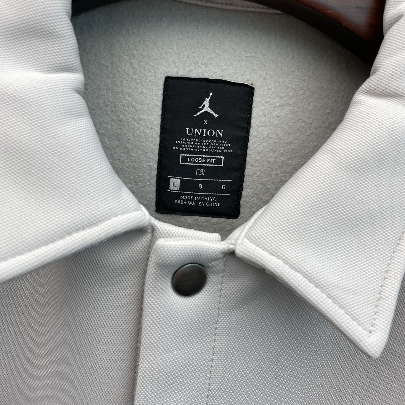 Air Jordan Union Coaches Jacket Light Bone Anpkick Db8260 072 (6) - www.newkick.org Air Jordan Union Coaches Jacket Light Bone Anpkick Db8260 072 (6) - www.newkick.org