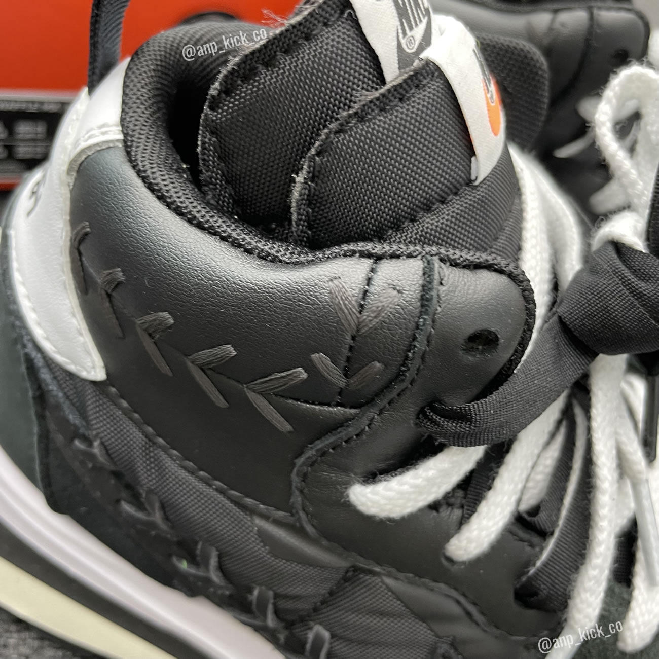 Sacai Nike Vaporwaffle Jean Paul Gaultier Black White Anpkick Dh9186 001 (12) - www.newkick.org