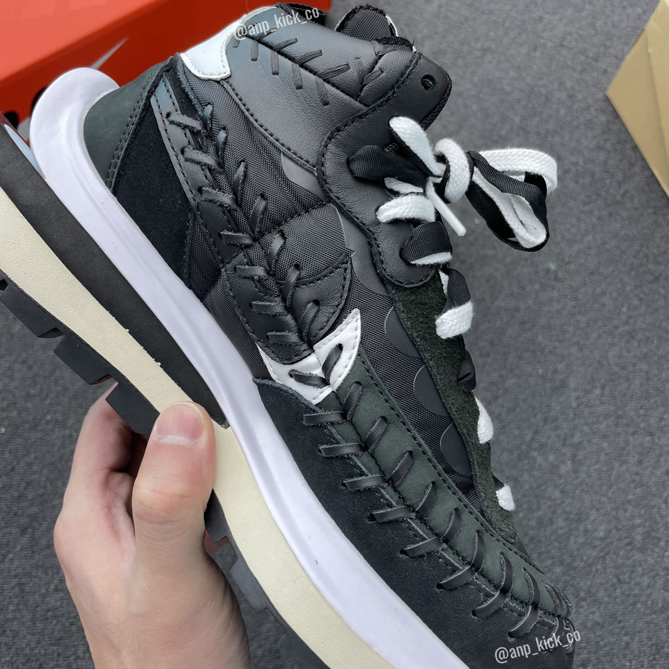 Sacai Nike Vaporwaffle Jean Paul Gaultier Black White Anpkick Dh9186 001 (5) - www.newkick.org