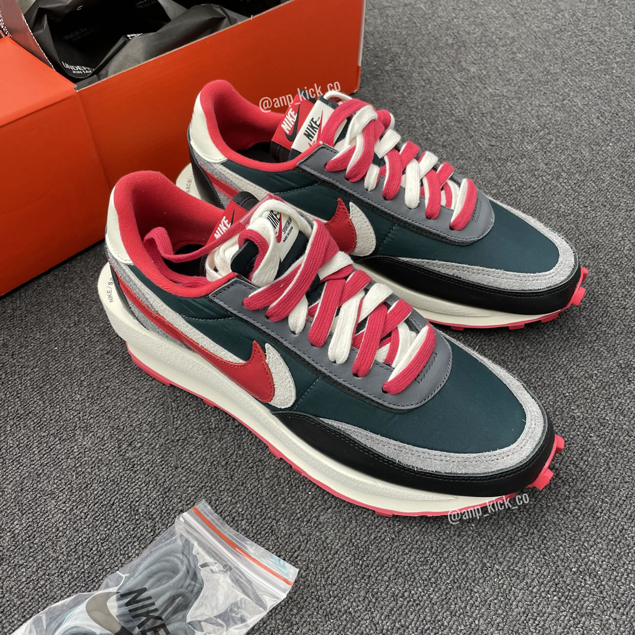 Sacai Undercover Nike Ldwaffle Midnight Spruce University Red Anpkick Dj4877 300 (4) - www.newkick.org Sacai Undercover Nike Ldwaffle Midnight Spruce University Red Anpkick Dj4877 300 (4) - www.newkick.org
