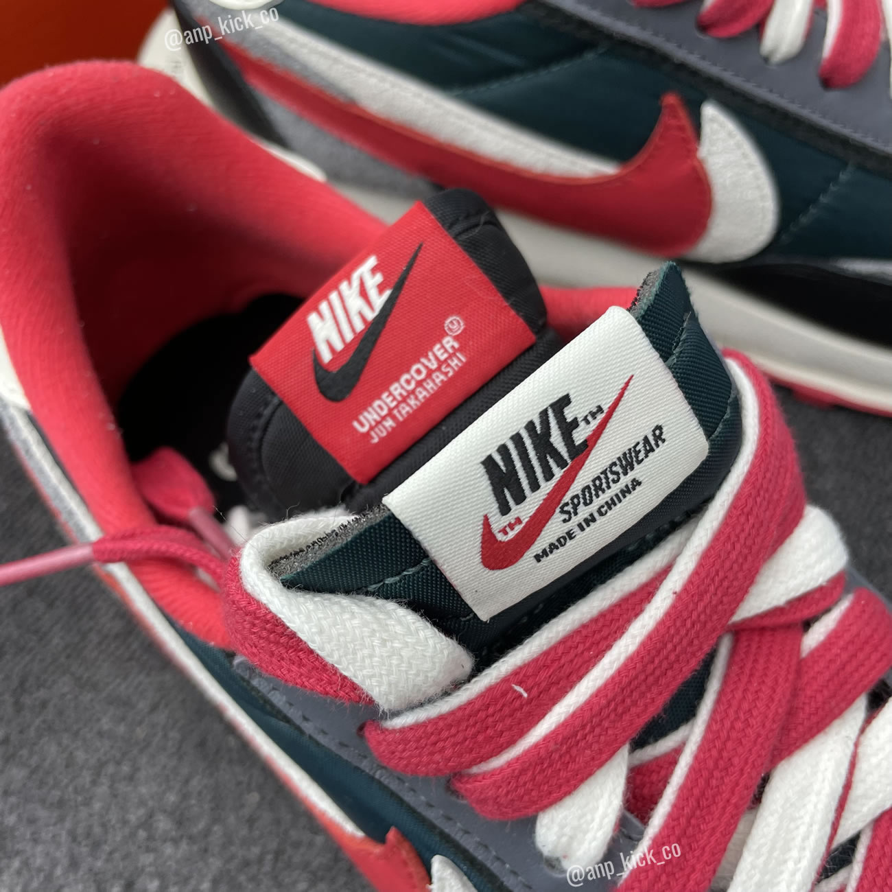 Sacai Undercover Nike Ldwaffle Midnight Spruce University Red Anpkick Dj4877 300 (5) - www.newkick.org Sacai Undercover Nike Ldwaffle Midnight Spruce University Red Anpkick Dj4877 300 (5) - www.newkick.org
