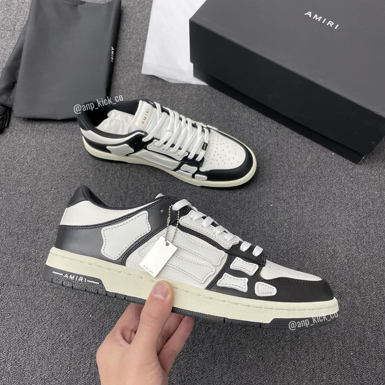 A M I R I Skel Top Low Leather Sneakers Black White Anpkick Mfs003 000 (1) - www.newkick.org