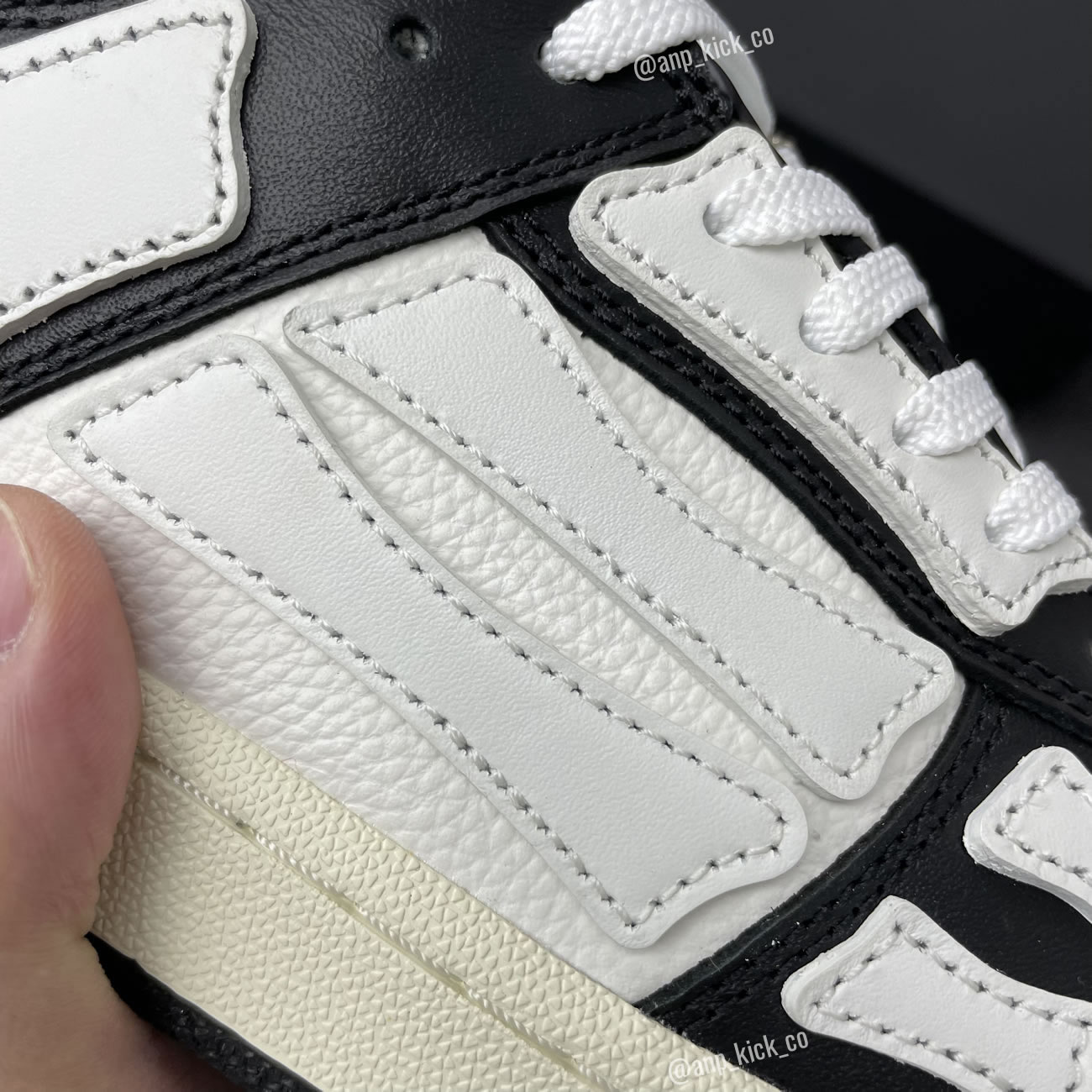 A M I R I Skel Top Low Leather Sneakers Black White Anpkick Mfs003 000 (5) - www.newkick.org