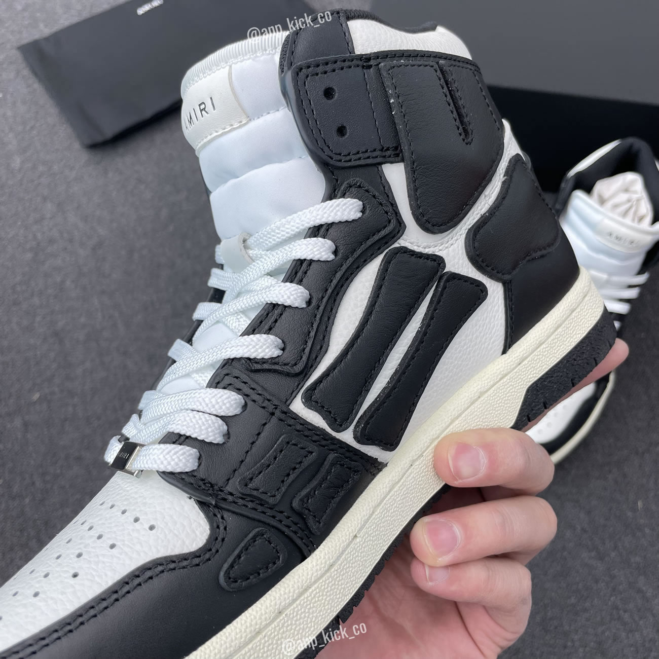 A M I R I Skel Top High Leather Sneakers Black White Anpkick Mfs002 004 (7) - www.newkick.org A M I R I Skel Top High Leather Sneakers Black White Anpkick Mfs002 004 (7) - www.newkick.org